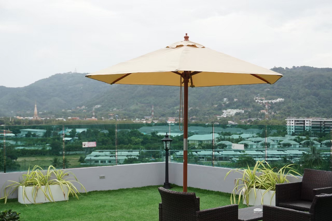 Infinity Pool and Rooftop