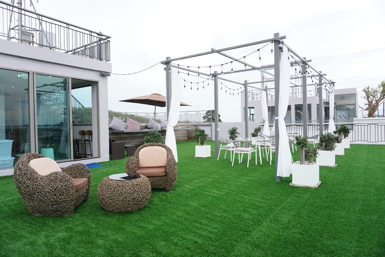 Infinity Pool and Rooftop