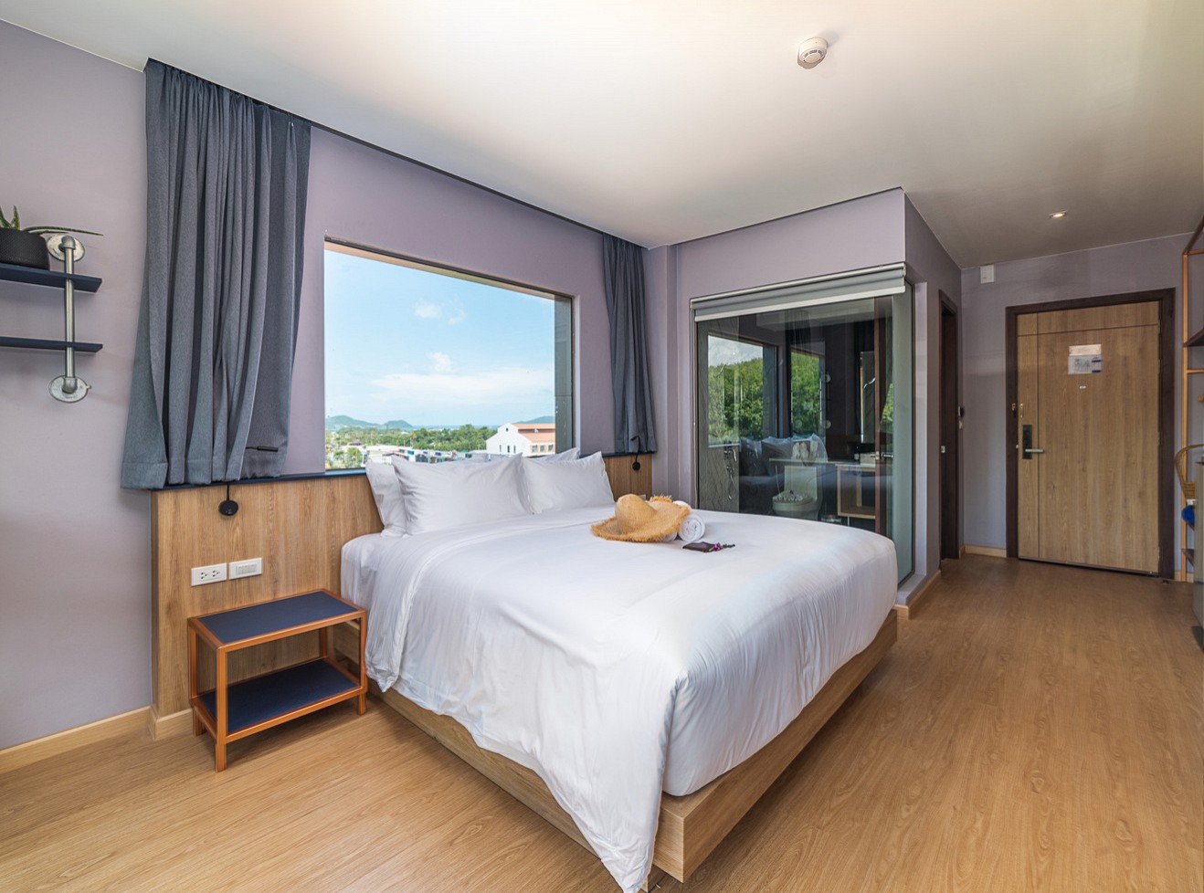 Deluxe Double/Twin Bed