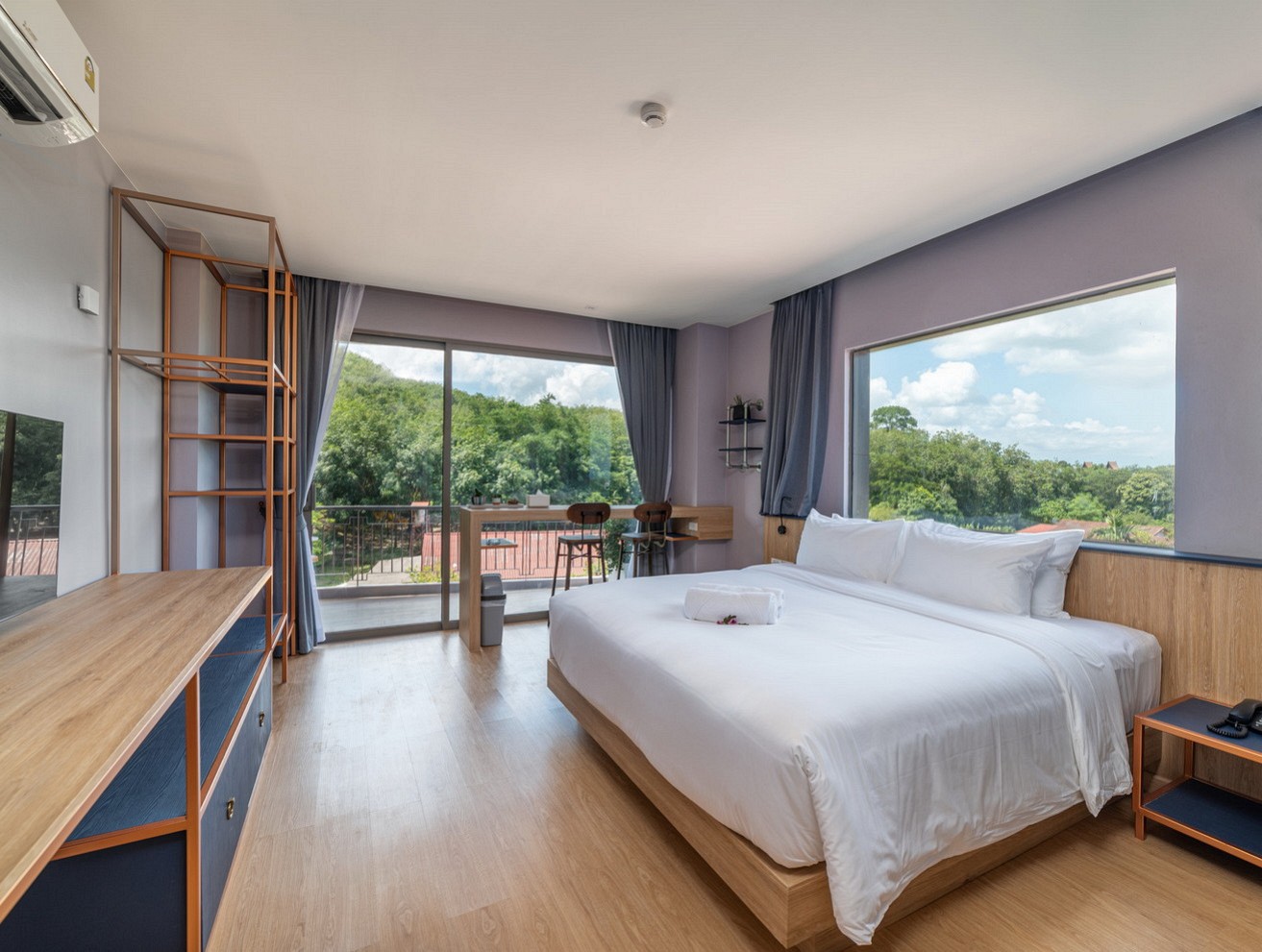 Deluxe Double/Twin Bed