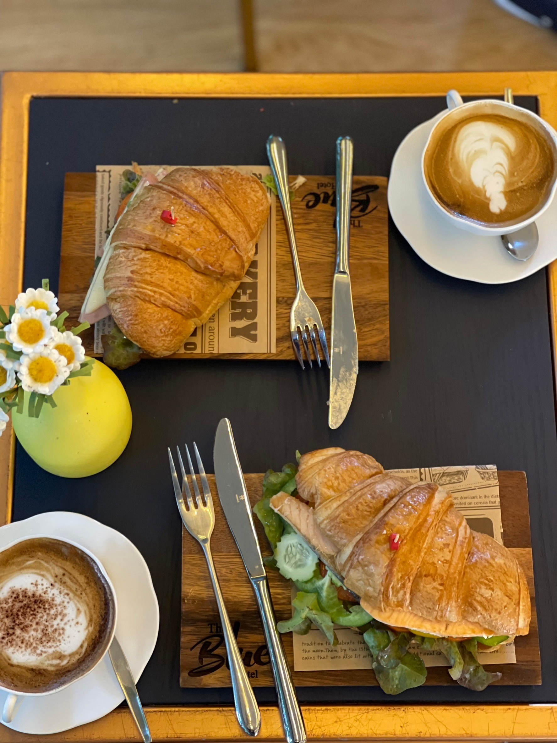 Made in Blue Café @Hotel