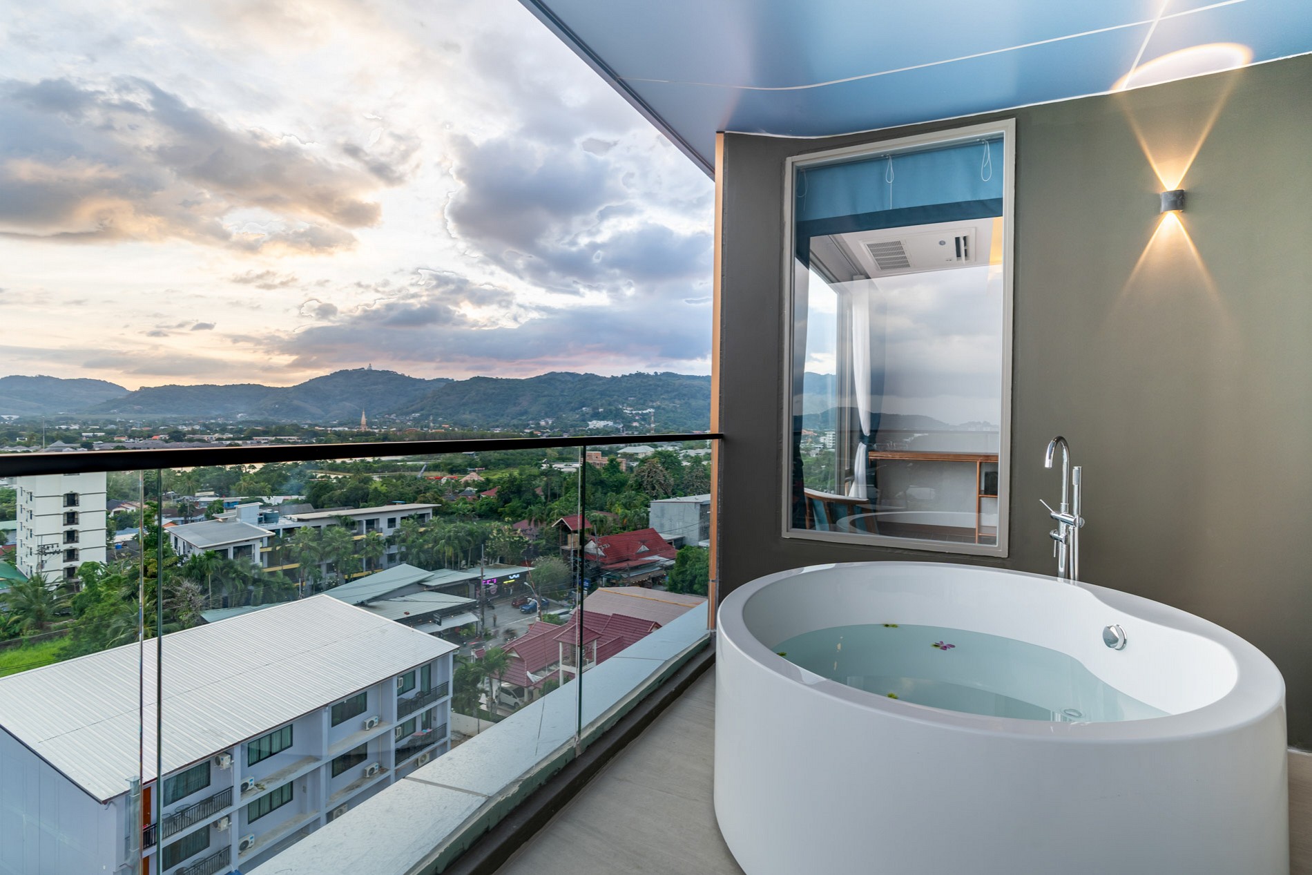 Panorama Executive Suite