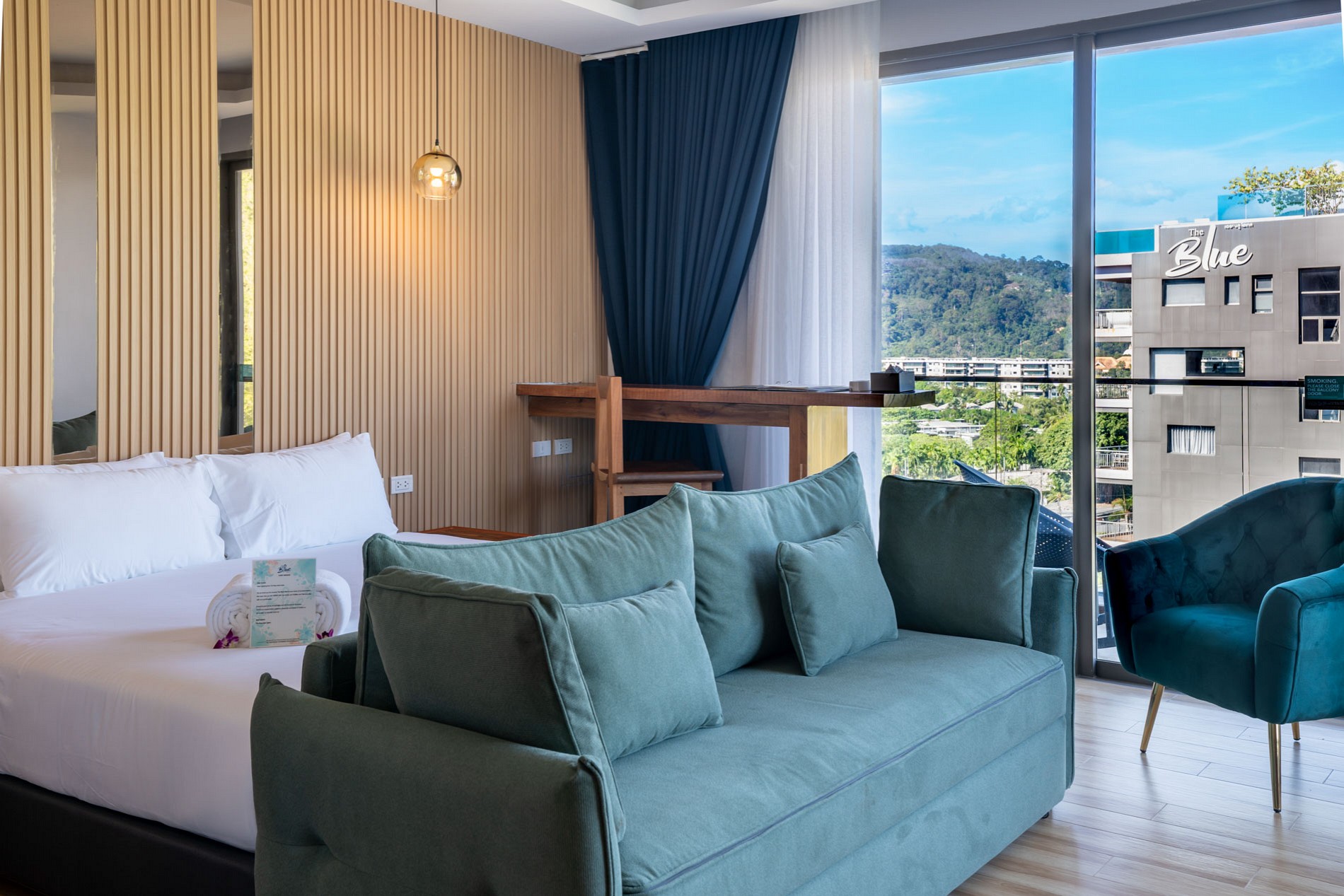 Super Deluxe with Bathtub