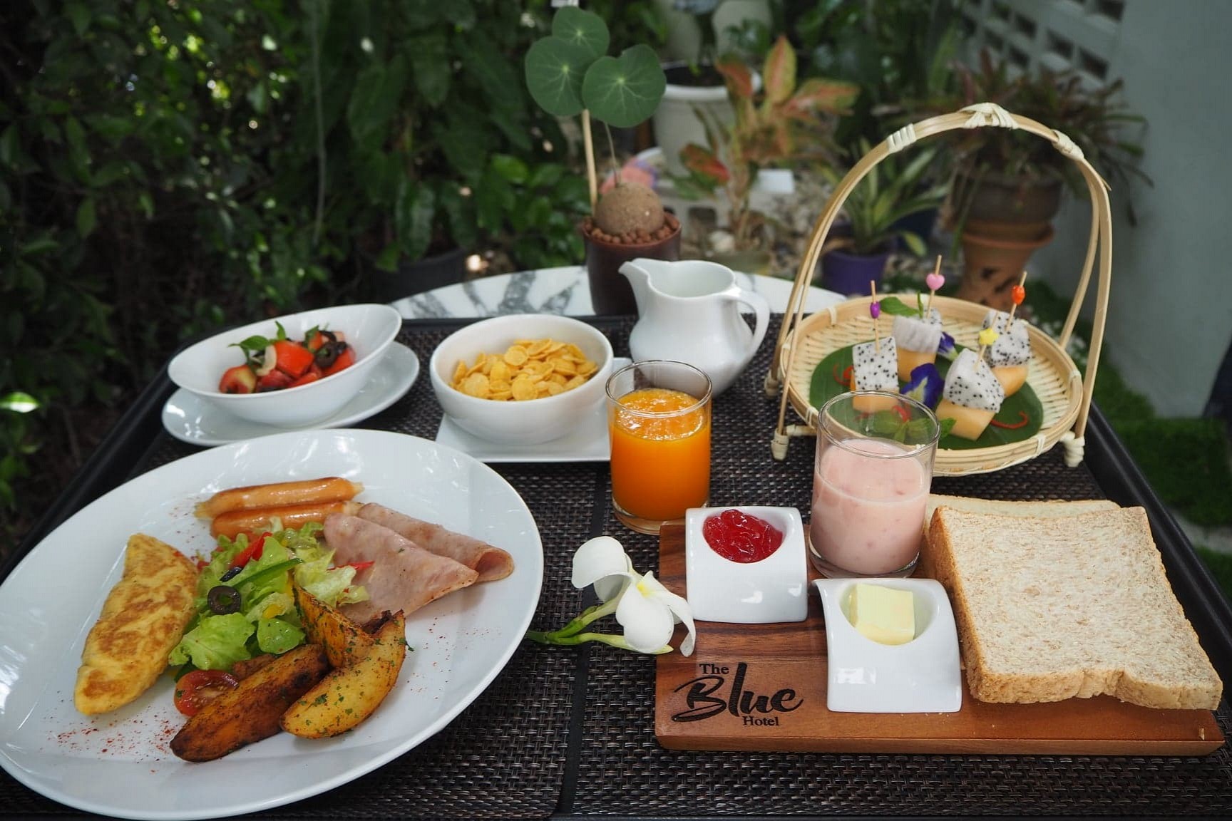 Made in Blue Café @Hotel